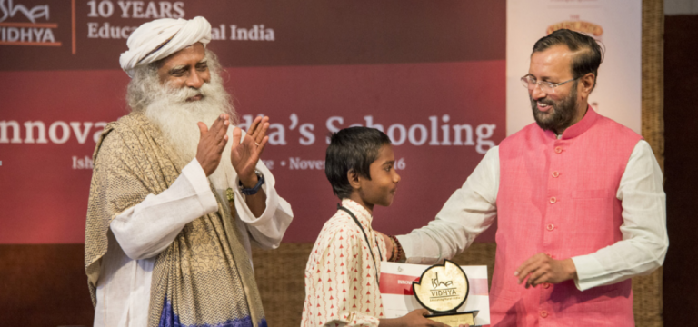 关于萨古鲁｜Sadhguru