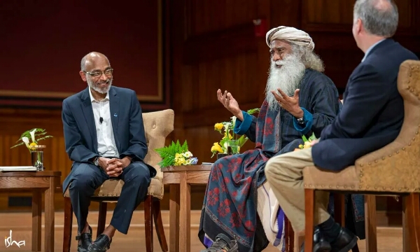 关于萨古鲁｜Sadhguru